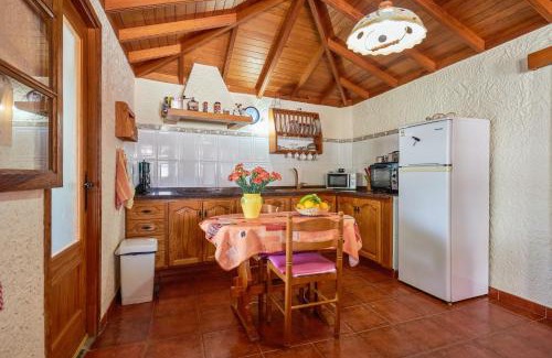 Buenavista del Norte House | Charming House in Buenavista del Norte with Shared Pool