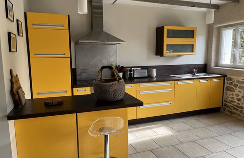 La Ville-es-Nonais House | Charming house located between land and sea