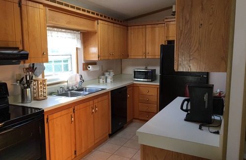 Augusta House | Charming House 13 feet from lake with Breathtaking Water Views for Rent