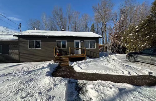 Sainte-Sophie House | Charming house 45 min north of Montreal, near the ski mountains