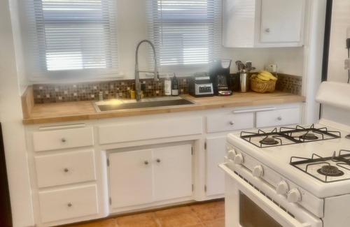 Northwest San Pedro House | Charming House by Averill Park, Palos Verdes, Beach, Highway Quiet Neighborhood