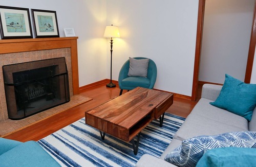 Sappertown House | Charming House in the Heart of the Historic New Westminster Brewery District