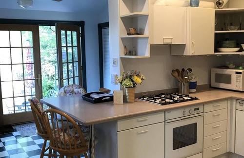 Bryn Mawr House | Charming house close to heart of Bryn Mawr village on a quiet residential street