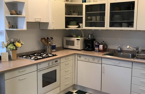 Bryn Mawr House | Charming house close to heart of Bryn Mawr village on a quiet residential street