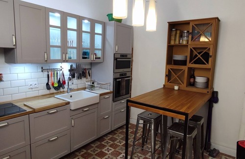 Les Arceaux House | Charming house downtown ARCEAUX 140M2. 4 bedrooms. Possible Prkg
