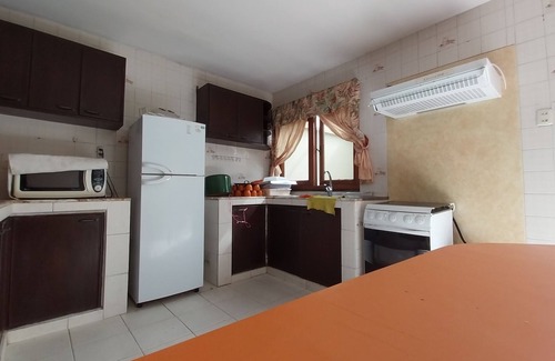Macrodistrito Sur House | Charming House- Elegant and Comfortable