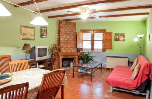 Robledillo de Gata House | Charming House in Robledillo de Gata with Fireplace and Terrace