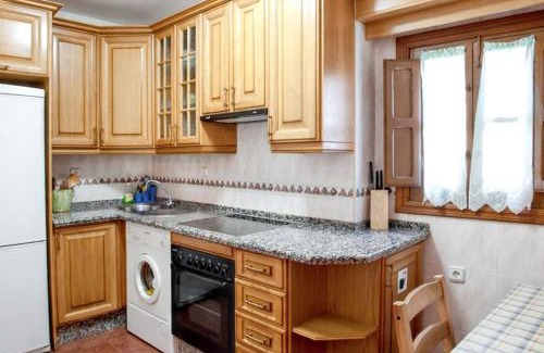 Robledillo de Gata House | Charming House in Robledillo de Gata with Fireplace and Terrace