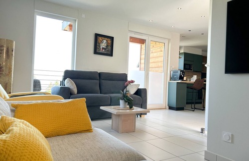 Neuvecelle House | Charming house in Évian with terrace and parking