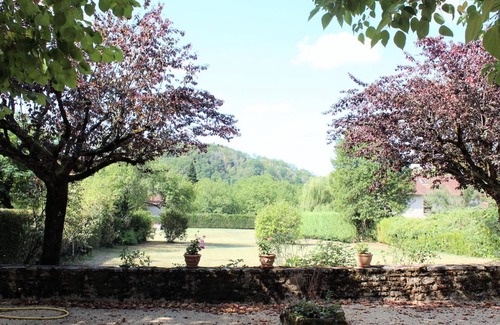 La Roque-Gageac Cottage | Charming House in La Roque-Gageac: Terrace, BBQ, Near Dordogne River and Historic Sites