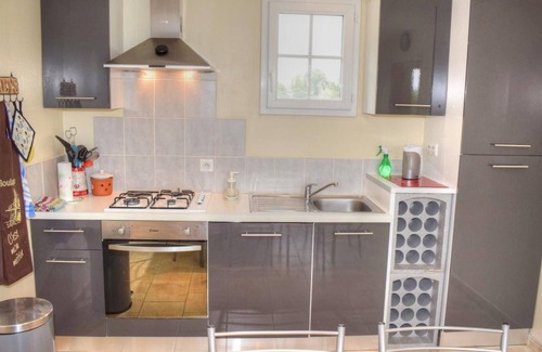 Rilly-sur-Vienne Cottage | Charming House with Pool, Garden, and Fishing Pond Near Loire Castles