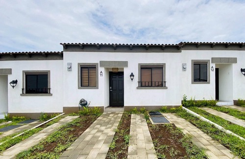 San Miguel House | Charming house, fully equipped. Pet-Friendly!