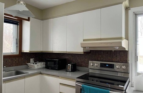 Montreal House | Charming house in a quiet area of Brossard, fully equipped and fully furnished