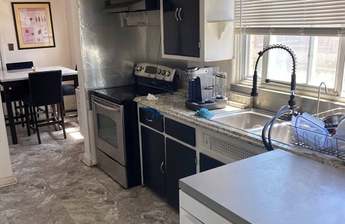 Detroit House | Charming house in amazing Detroit with WiFi, AC