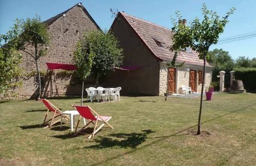 Maillet Cottage | Charming house in Berry with garden and parking, near Brenne Park