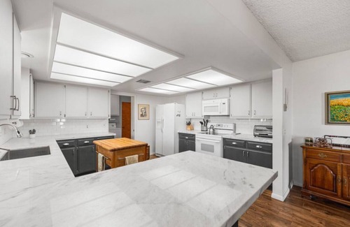 Agua Dulce House | Charming house in fabulous Palmdale with amazing lake view and WiFi