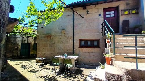 Lindoso House | Charming house in Lindoso with terrace and parking included