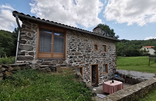 Retournac Cottage | Charming house in Loire gorges with terraces and wood stove