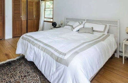 Dover Plains House | Charming house in Millbrook next to a horse farm