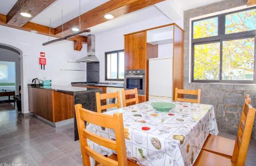 Monchique House | Charming House in Monchique with Shared Pool