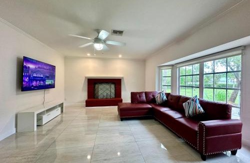 Naples House | Charming house in peaceful Naples surrounded by nature and close to the beach