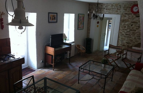 Poulx House | Charming house in Provencal village 10mn Nimes