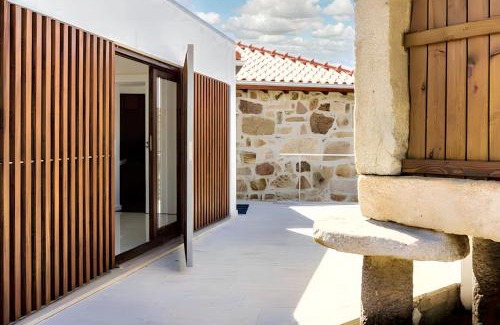 Riba de Mouro House | Charming house in Riba de Mouro with terrace and parking