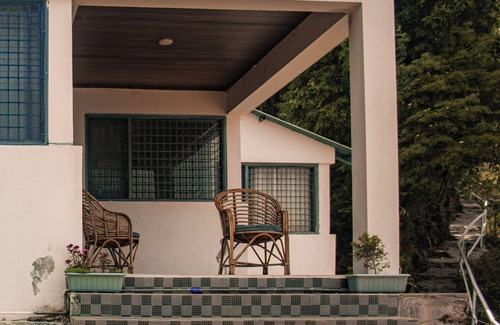 Sakalana Range Cottage | Charming house in the clouds