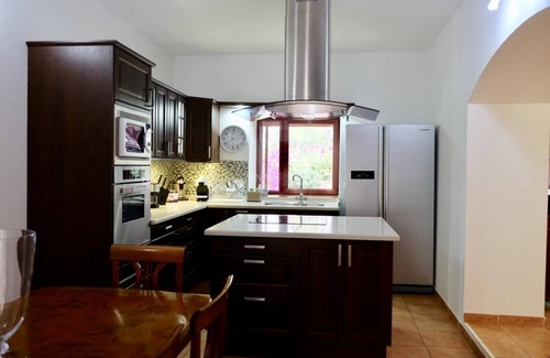 Triquivijate Apartment | Charming House in Triquivijate with Private Pool, Mini Golf and BBQ