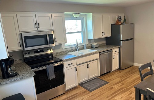 Little Sturgeon House | Charming house in Little Sturgeon- room to park boat!