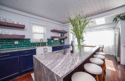 Manteno House | Charming house located in beautiful downtown Manteno