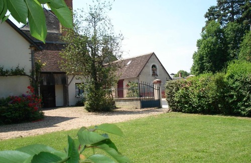 Cheverny Cottage | Charming House Near Cheverny Castle with Garden, BBQ, WiFi, Pet-Friendly, Sleeps 6