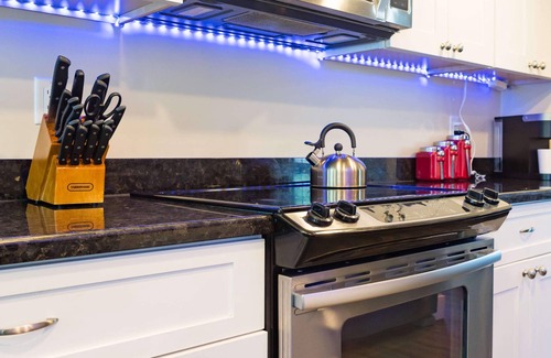 Raskin Estates House | Charming House near Kierland, Pool Heater, Hot Tub