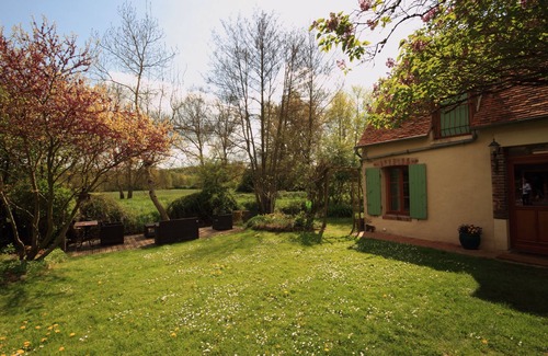 Trigueres House | Charming house on the banks of the OUANNE