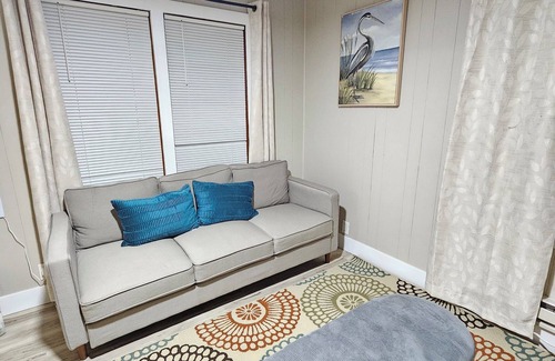 Charleston House | Charming House on EIU Campus, Near Sarah Bush Hospital