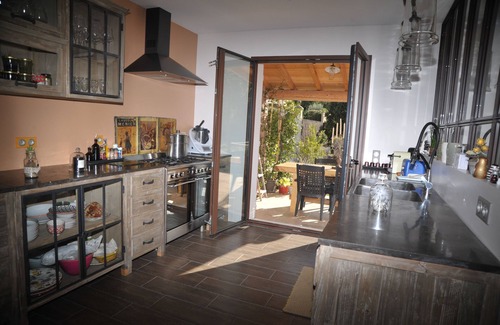 Robion House | Charming house, style "Bastidette Provençale" in its green setting .