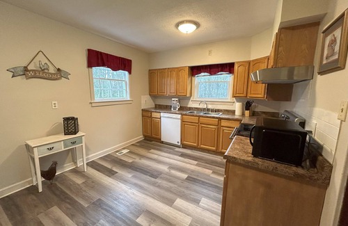 Rocky Top House | Charming House surrounded by woods, close to Windrock and Lake Norris