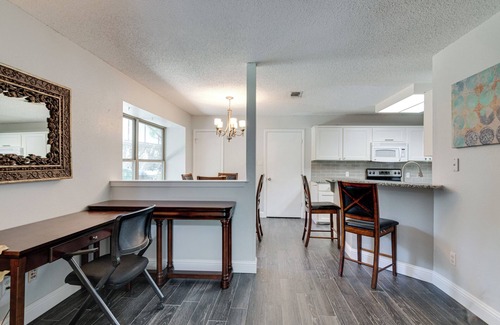 Bedford House | Charming house that's Peaceful, Quiet, on a Green Belt in the heart of the city.