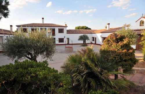 Alameda de Cervera House | CHARMING HOUSE, UNUSUAL, COMFORT, QUIET, SWIMMING POOL, 20 BEDS, TOLEDE