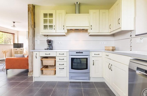 Isigny-le-Buat Cottage | Charming House with Garden and Parking in Isigny-le-Buat