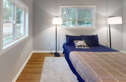 Grass Valley House | Charming House w/ Wi-Fi + Self Check-in