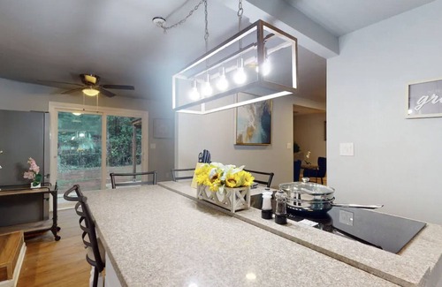 Grass Valley House | Charming House w/ Wi-Fi + Self Check-in