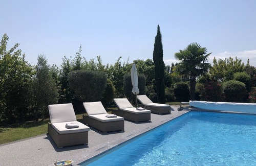 Monprimblanc House | Charming house with swimming pool surrounded by vineyards