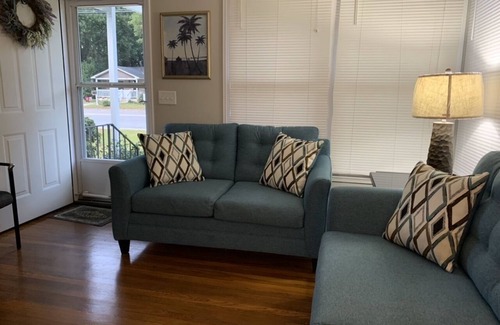 Mossy Oaks House | Charming house with a large fenced lot in a central location
