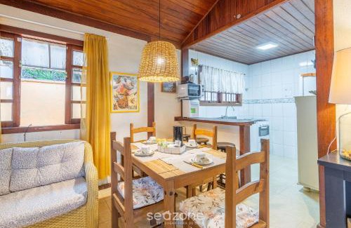 Barra Velha House | Charming house with BBQ by the sea MON0099