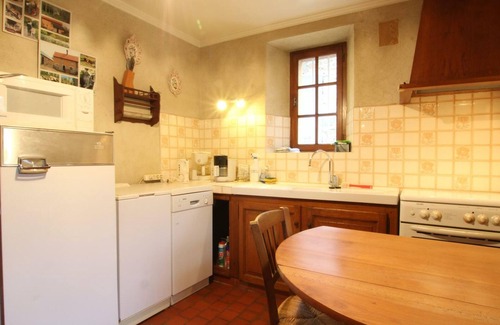 Feugeres Cottage | Charming House with Garden, Fireplace, and Modern Amenities in Peaceful Countryside Setting