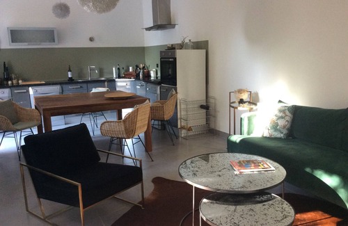 Graveson House | Charming house with garden. Pool. 8 min Saint Rémy