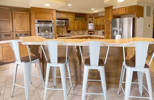 Beaver Shores House | Charming house with lake view, neighborhood beach