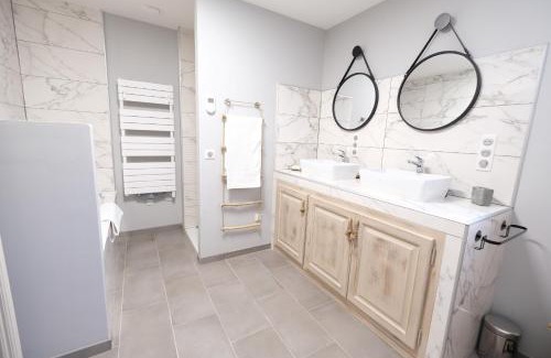 Aureille Villa | charming house with private pool in the heart of the village of aureille in the alpilles, 6 people.