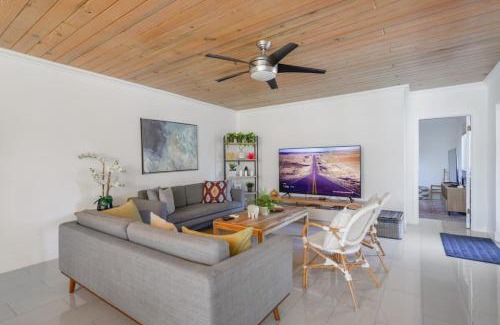 Ludlam House | Charming House with Private Pool n Coral Gable